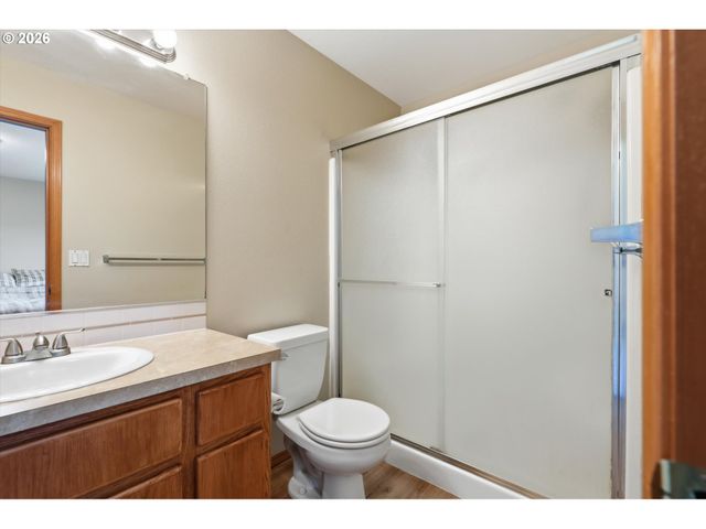 13811 Se GANNON Dr, Clackamas, OR 97015