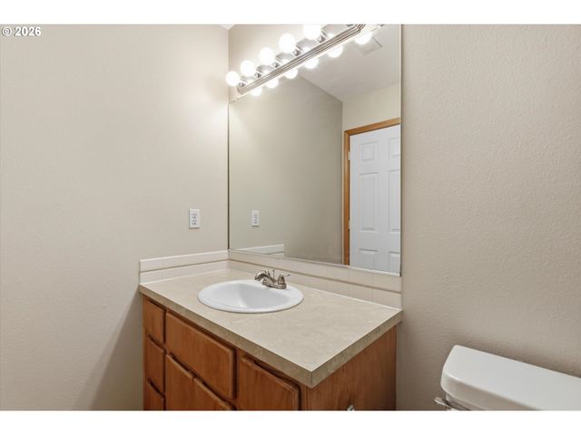 13811 Se GANNON Dr, Clackamas, OR 97015