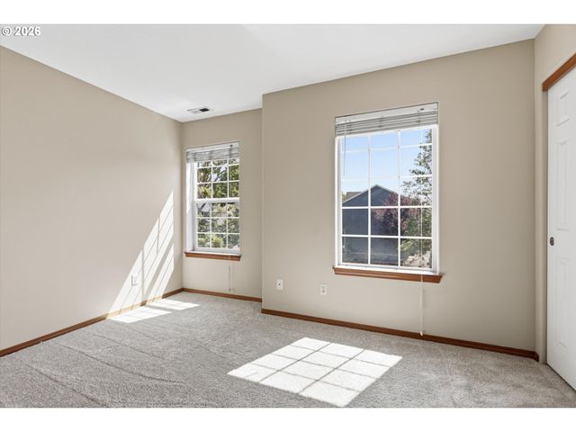 13811 Se GANNON Dr, Clackamas, OR 97015