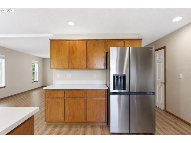 13811 Se GANNON Dr, Clackamas, OR 97015