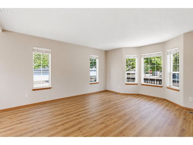 13811 Se GANNON Dr, Clackamas, OR 97015