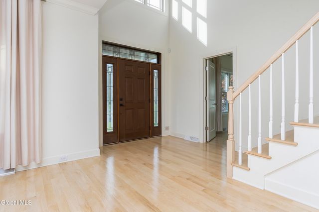 11 Gabby Court, Colonie, NY 12309