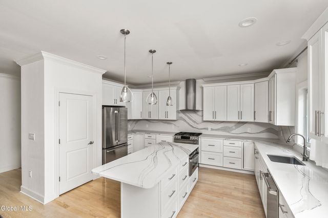 11 Gabby Court, Colonie, NY 12309