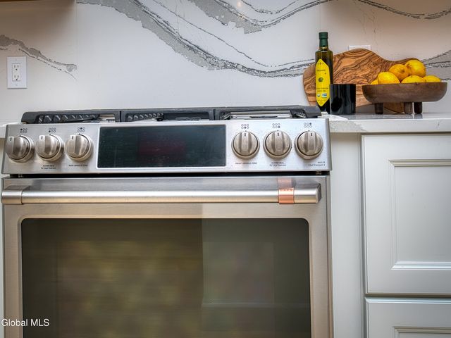 11 Gabby Court, Colonie, NY 12309