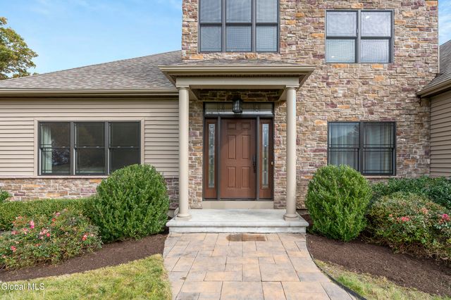 11 Gabby Court, Colonie, NY 12309