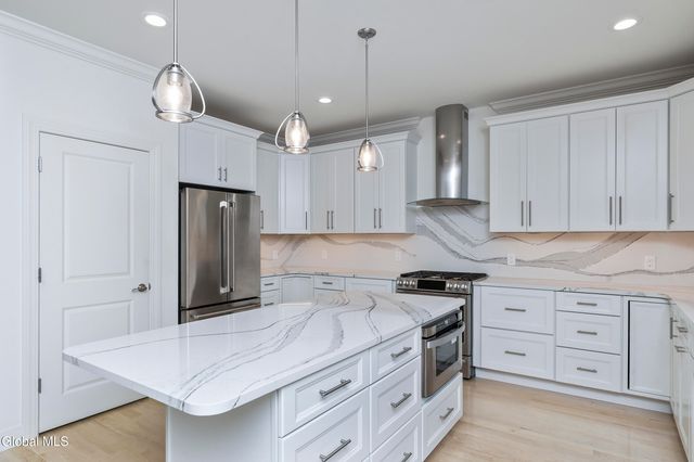 11 Gabby Court, Colonie, NY 12309