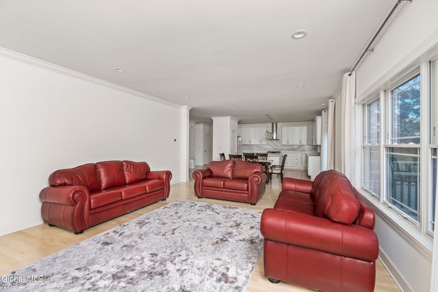 11 Gabby Court, Colonie, NY 12309