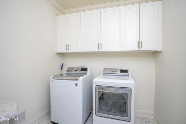 11 Gabby Court, Colonie, NY 12309