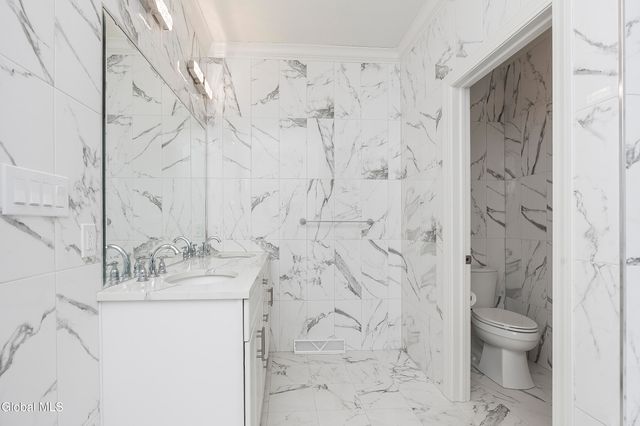 11 Gabby Court, Colonie, NY 12309