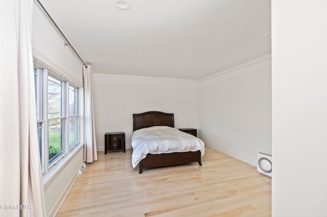 11 Gabby Court, Colonie, NY 12309