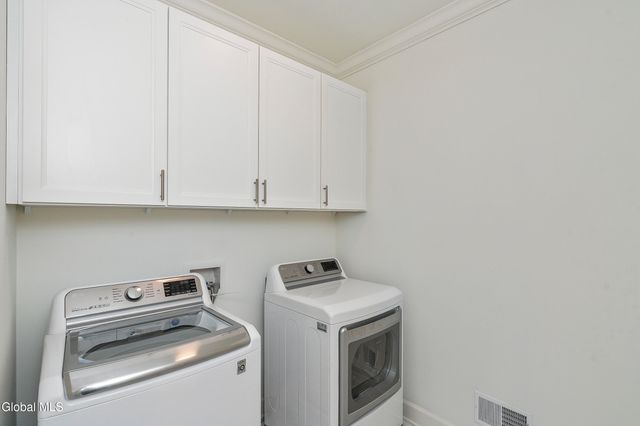 11 Gabby Court, Colonie, NY 12309