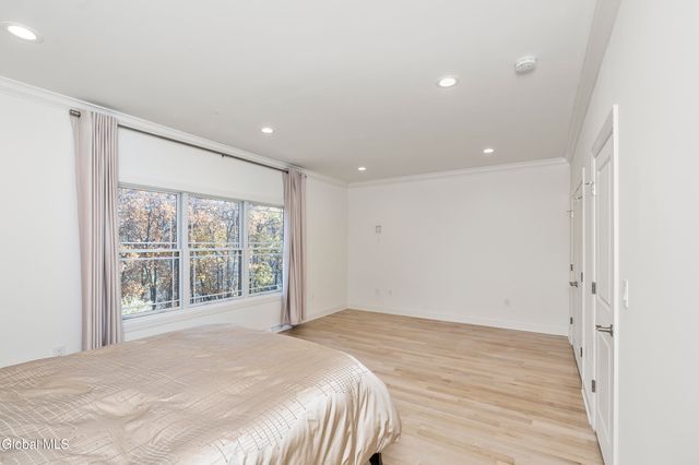 11 Gabby Court, Colonie, NY 12309