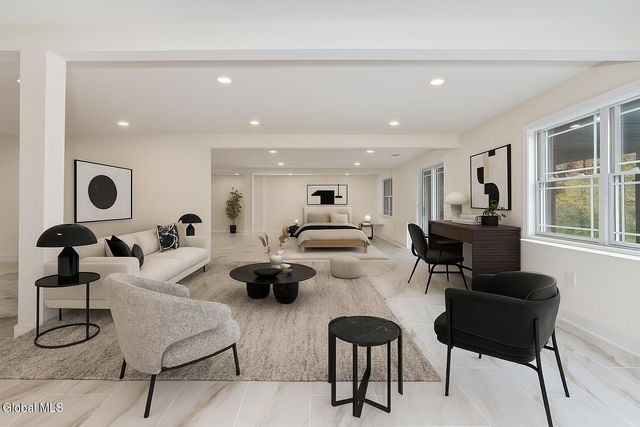 11 Gabby Court, Colonie, NY 12309