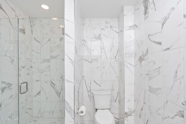 11 Gabby Court, Colonie, NY 12309