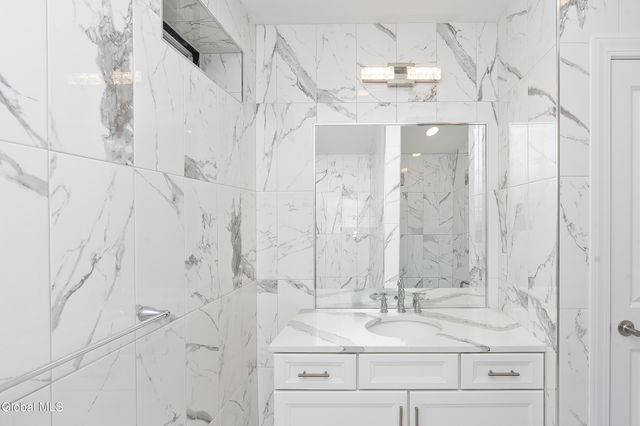 11 Gabby Court, Colonie, NY 12309