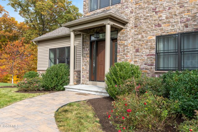 11 Gabby Court, Colonie, NY 12309