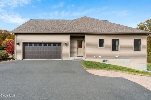 11 Gabby Court, Colonie, NY 12309