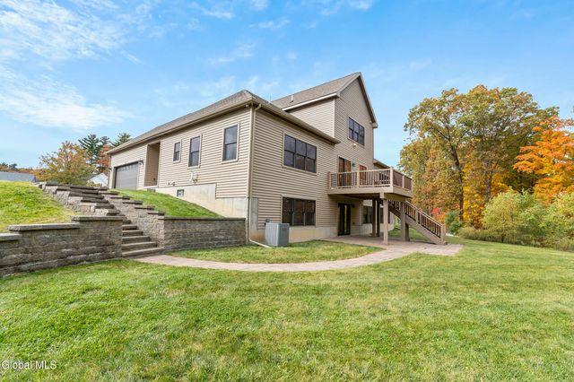 11 Gabby Court, Colonie, NY 12309