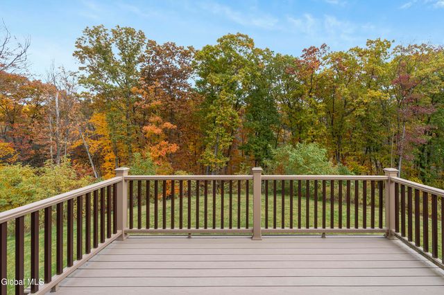 11 Gabby Court, Colonie, NY 12309