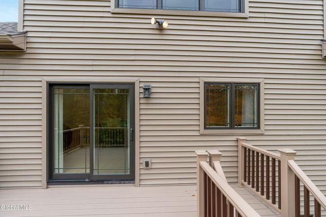 11 Gabby Court, Colonie, NY 12309