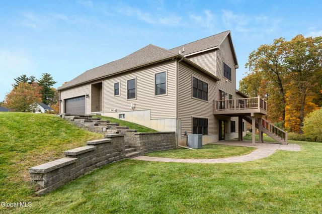 11 Gabby Court, Colonie, NY 12309