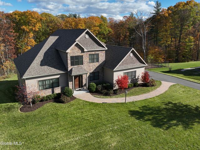 11 Gabby Court, Colonie, NY 12309