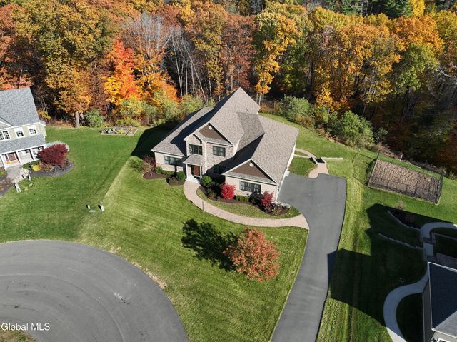 11 Gabby Court, Colonie, NY 12309