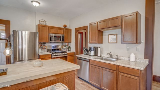 524 Carolina Avenue, Erwin, TN 37650