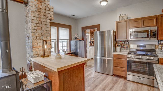 524 Carolina Avenue, Erwin, TN 37650