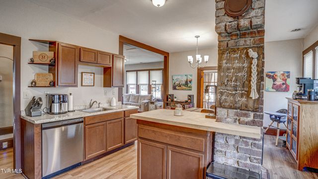 524 Carolina Avenue, Erwin, TN 37650