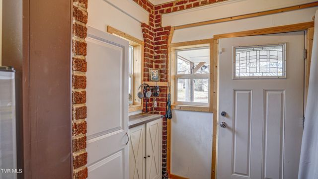 524 Carolina Avenue, Erwin, TN 37650