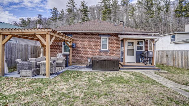 524 Carolina Avenue, Erwin, TN 37650