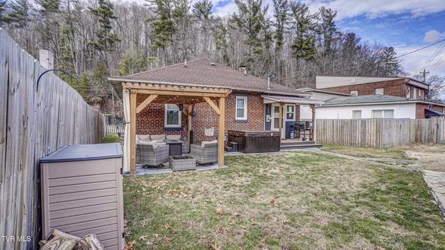 524 Carolina Avenue, Erwin, TN 37650