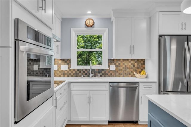 2701 Denham Ave, Columbia, TN 38401