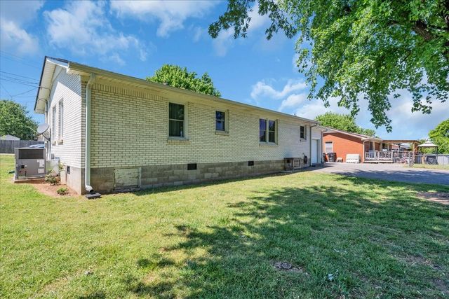 2701 Denham Ave, Columbia, TN 38401