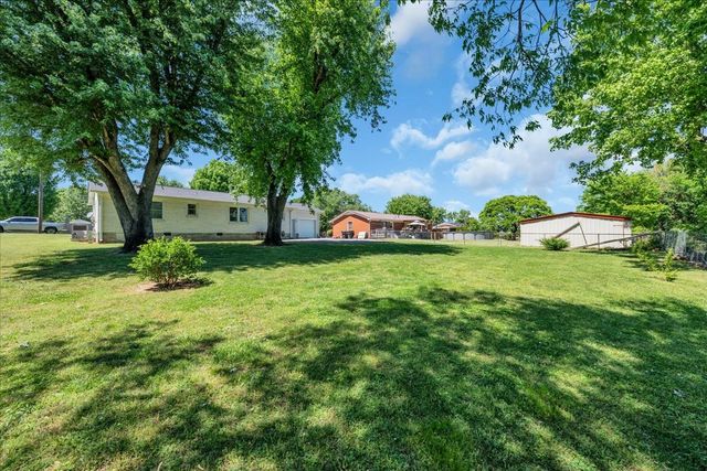 2701 Denham Ave, Columbia, TN 38401