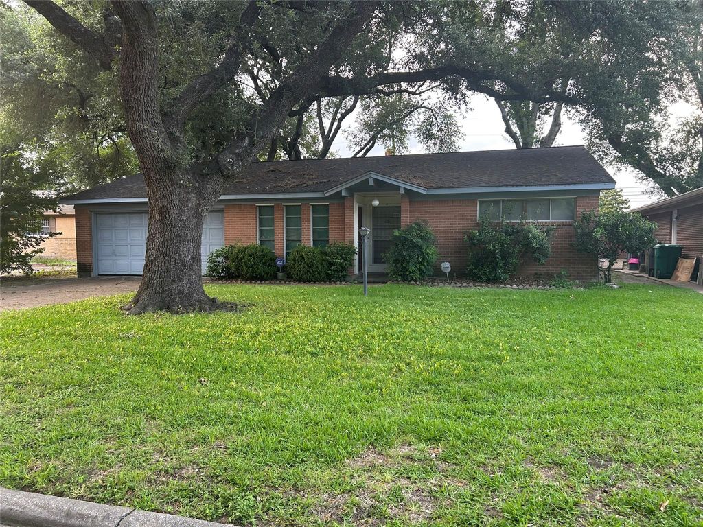 806 Mosher Lane, Houston, TX 77088