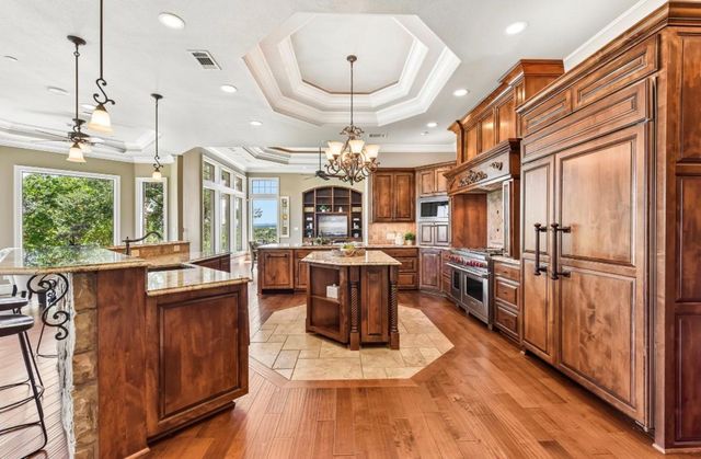 259 Chimney Cove DR, Marble Falls, TX 78654