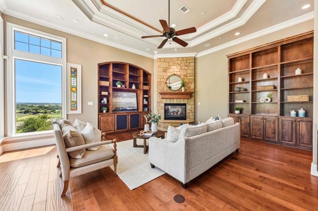 259 Chimney Cove DR, Marble Falls, TX 78654