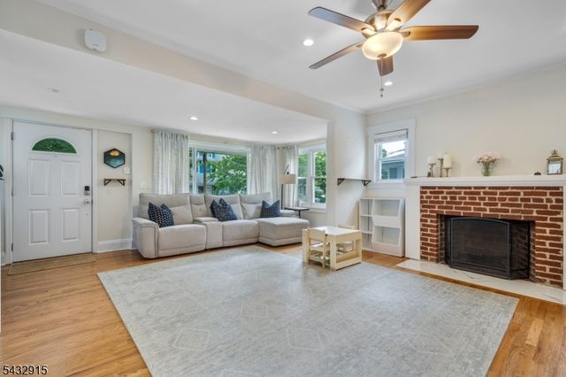 6 Pershing Ct, Ridgefield Park Village, NJ 07660