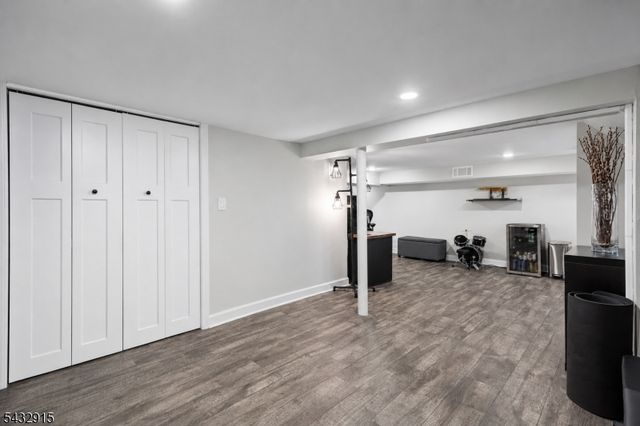 6 Pershing Ct, Ridgefield Park Village, NJ 07660