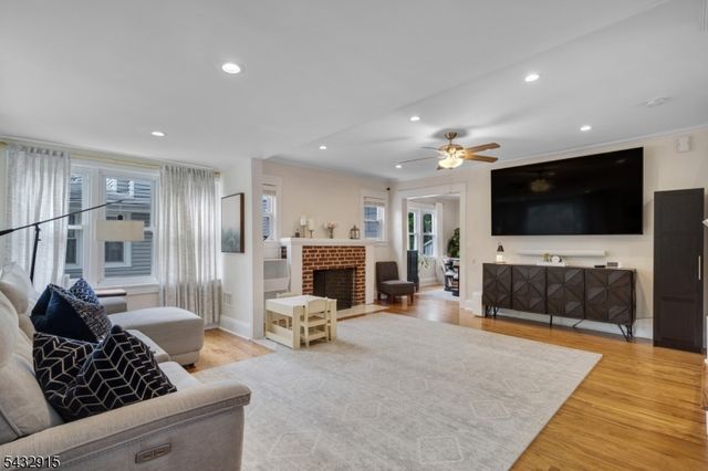 6 Pershing Ct, Ridgefield Park Village, NJ 07660
