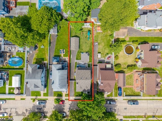 6 Pershing Ct, Ridgefield Park Village, NJ 07660
