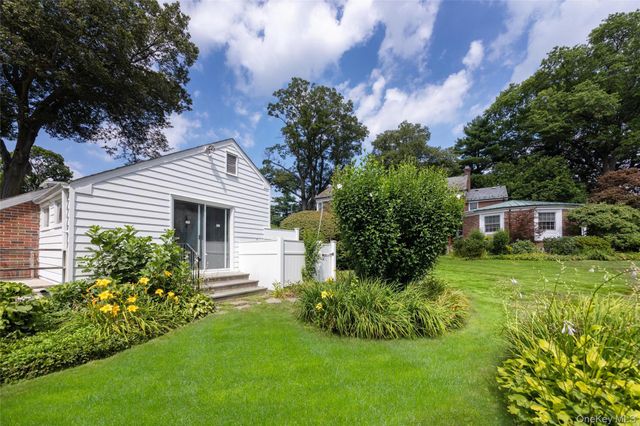 9 Oxford Road, White Plains, NY 10605