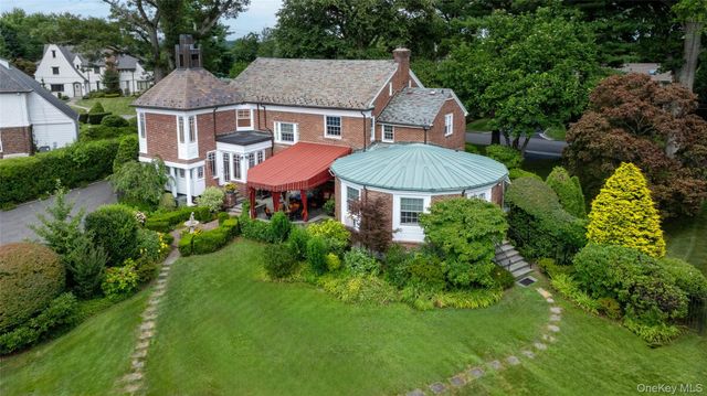 9 Oxford Road, White Plains, NY 10605