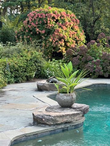 9 Oxford Road, White Plains, NY 10605