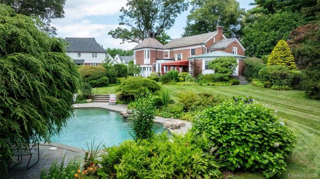 9 Oxford Road, White Plains, NY 10605