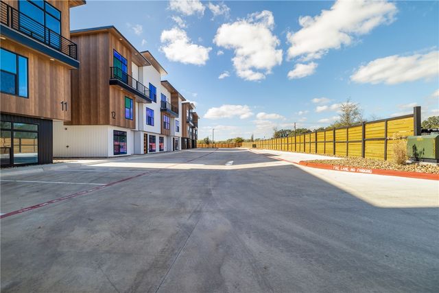 2539 East Villa Maria Road D, Bryan, TX 77802