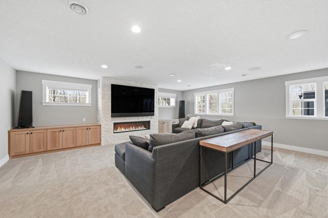 6735 Kimberly Lane N, Maple Grove, MN 55311