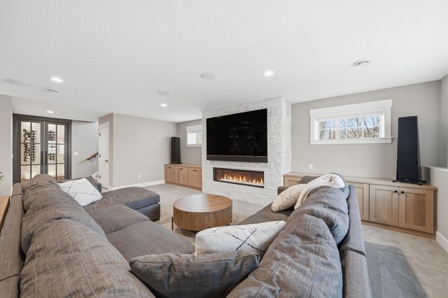 6735 Kimberly Lane N, Maple Grove, MN 55311